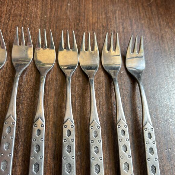 8 Northland San Francisco Cocktail/Seafood Forks by Oneida - Picture 8 of 10